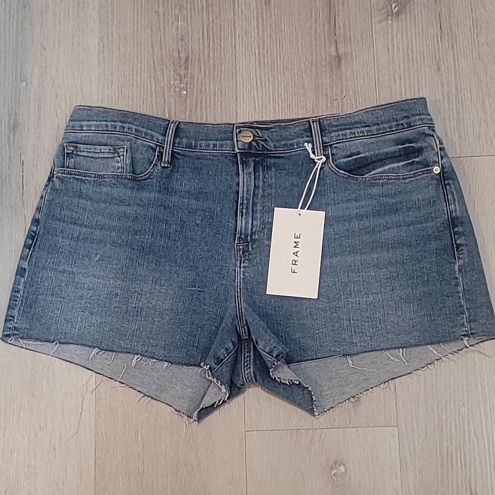 Frame Le Cutoff women's size 33 Jean shorts. New with tags MSRP $184 - Picture 2 of 7